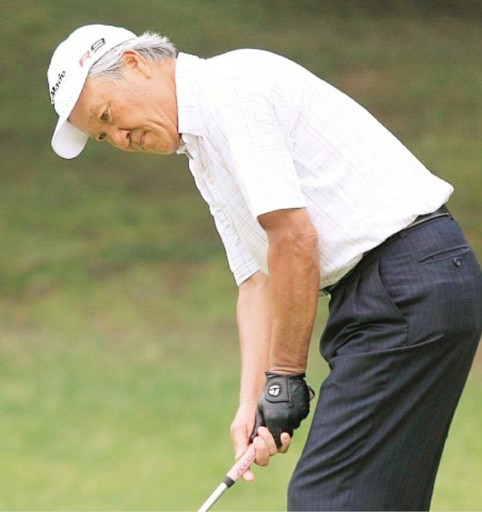 青木さん本人にとっても思い出深い六甲国際ゴルフ倶楽部でクラブを握る。２０１０年、「パナソニックオープン」メディアデーにて