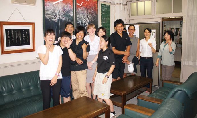 ＡＬＴ（外国語指導補助）時代、湊川中学校の先生と共に