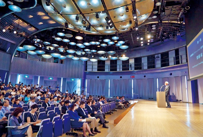 ファッション都市 神戸の未来を語る 神戸っ子