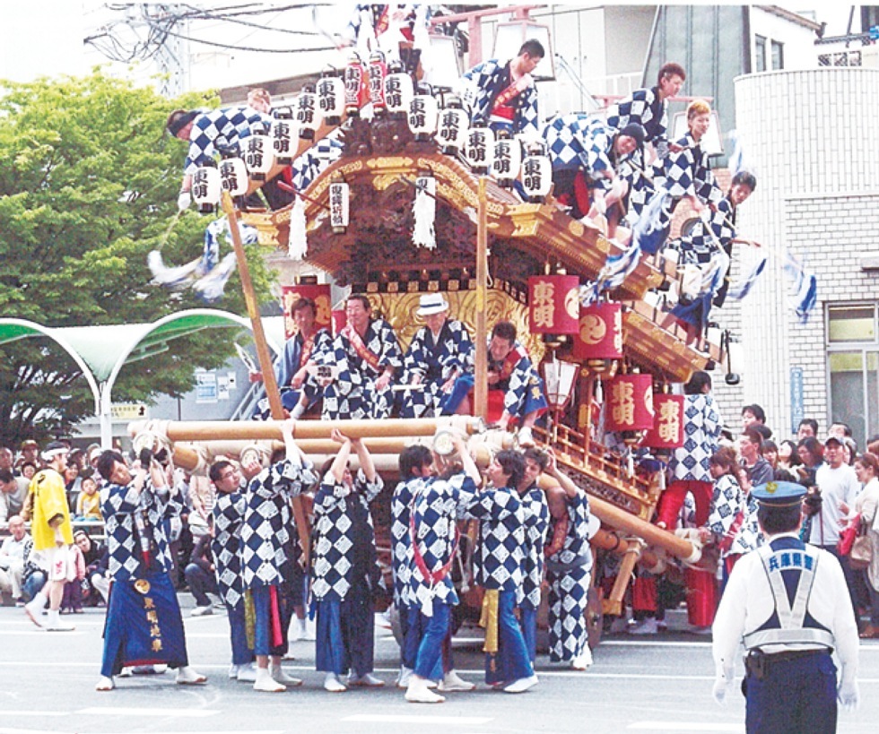 鎮魂と復興の願いを込めて 御影だんじり パレード 神戸っ子