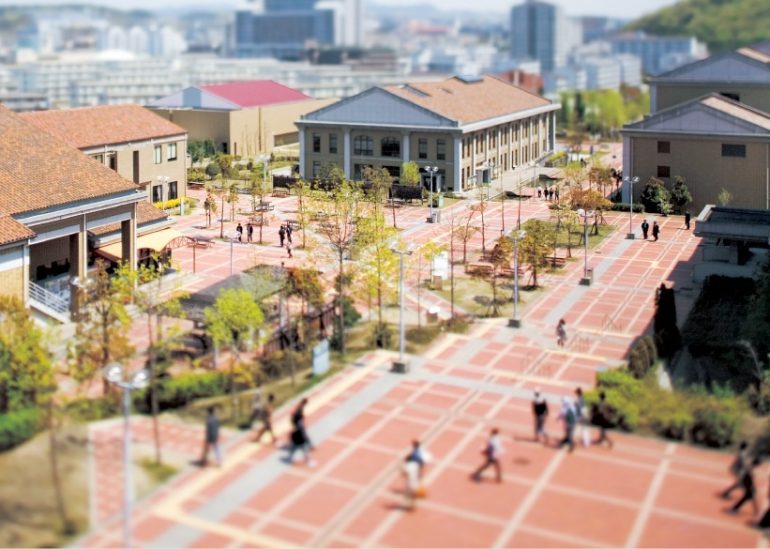 市 外国 語 大学 神戸 東京外国語大学と神戸市外国語大学の入試難易度の差について教えてい